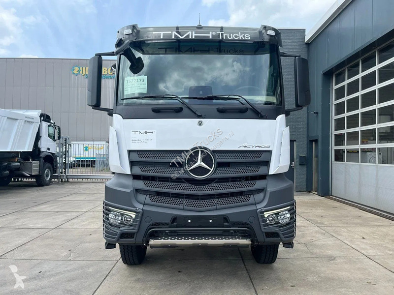Tahač Mercedes 3348 S 6x4 Tractor Head