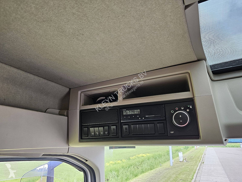 Tahač Volvo 500 LOW ROOF PTP+HYDR.