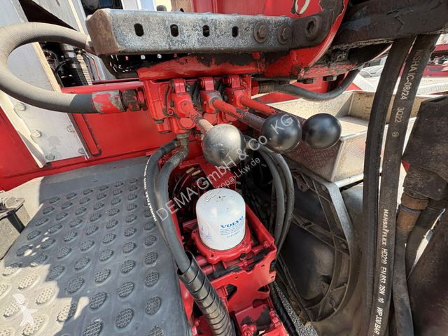 Tractor Volvo...