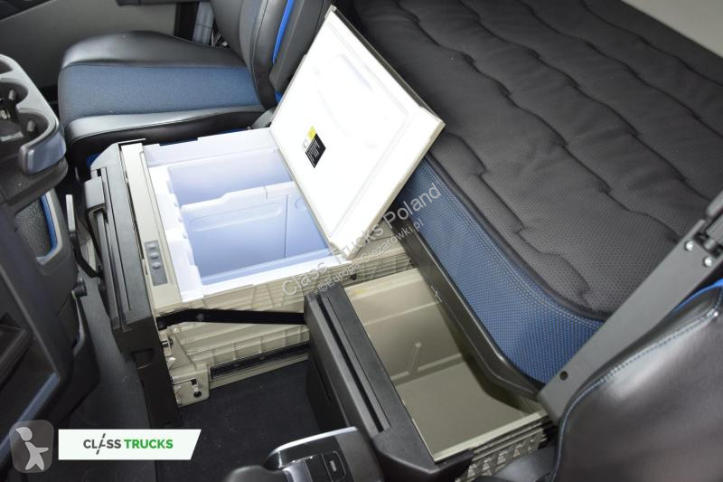 Tahač Volvo FH  Globetrotter XL i-Save Side Skirts
