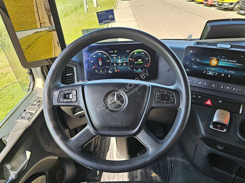 Tahač Mercedes ACTROS 1846 4X4 HAD PTO+HYDR.