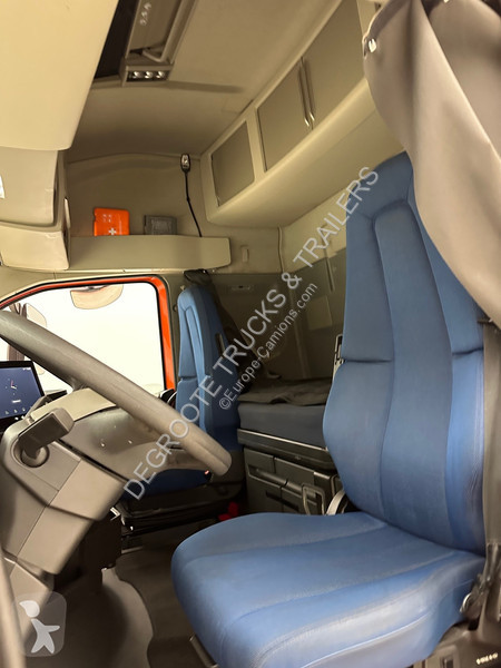 Traktor Volvo 500 Globetrotter