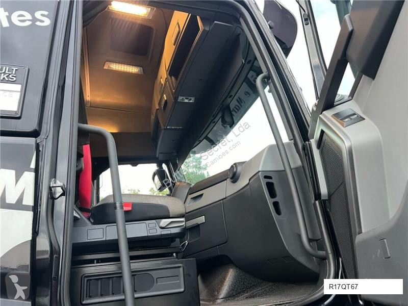 Traktor Renault T 520 HIGHCAB