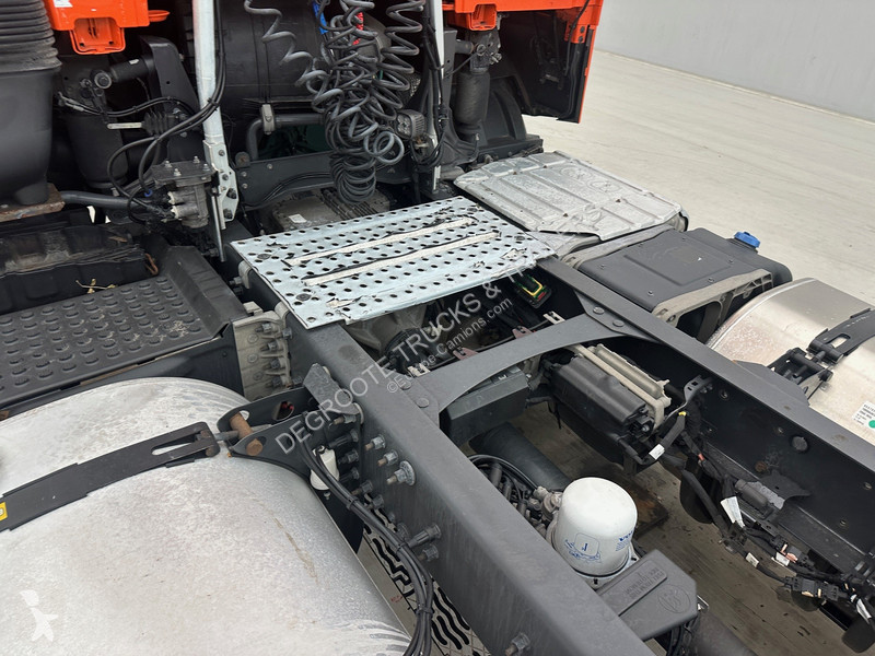 Traktor Volvo 500 Globetrotter