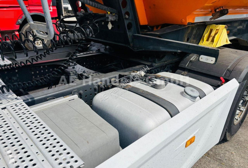 Traktor Mercedes