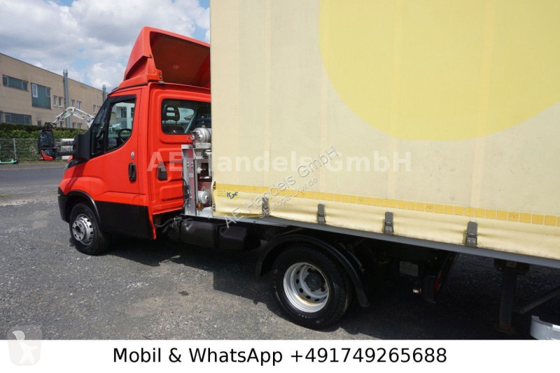 جرار Iveco 65