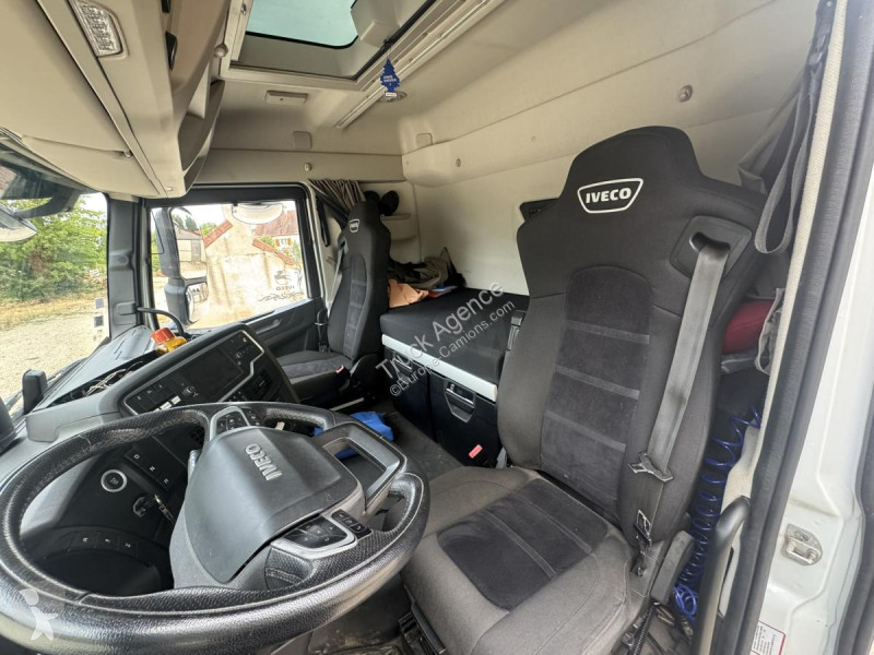 Traktor Iveco