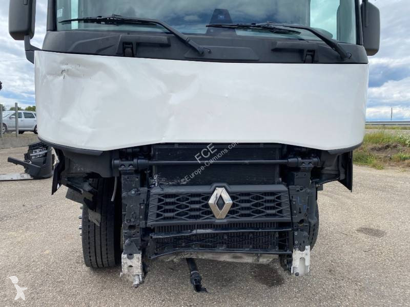 Tahač Renault