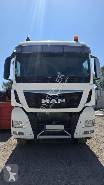 Traktor MAN 33.560