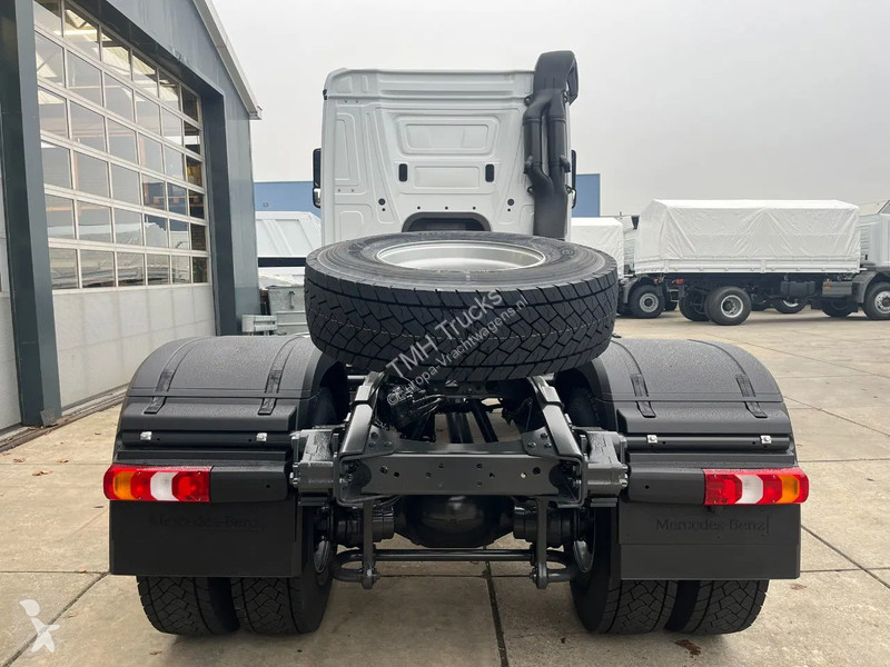 Tractor Mercedes 2045 S 4x2 Tractor Head