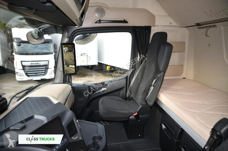 Traktor Mercedes 5 1845 BigSpace