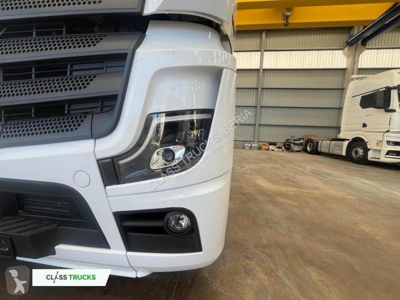 Traktor Mercedes 5 1845 BigSpace