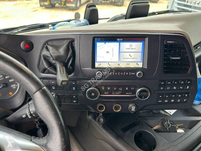 Traktor Ford