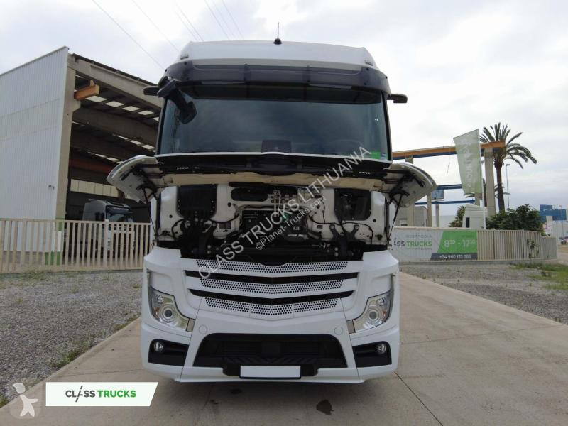 Tahač Mercedes 5 1845 BigSpace, Max tanks