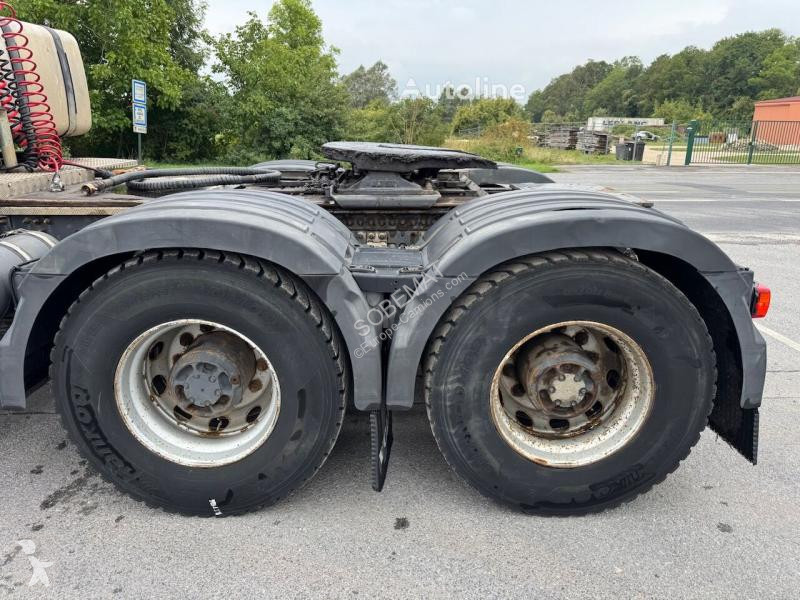 Tracteur Volvo 13