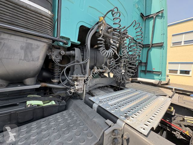 Tahač Volvo FH...