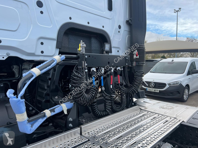Traktor Mercedes  1845 LS