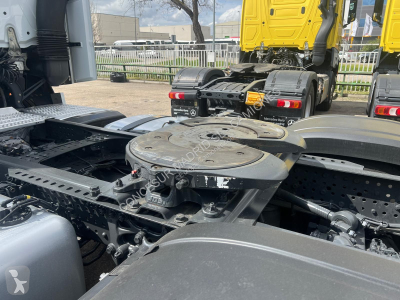 Traktor Mercedes  1851 LS