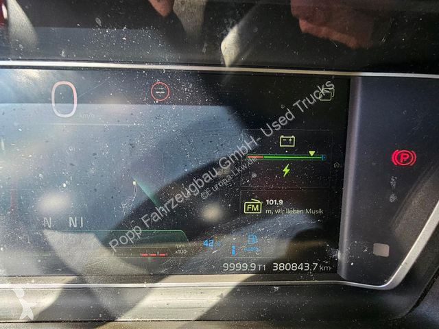 Tahač Volvo 500...