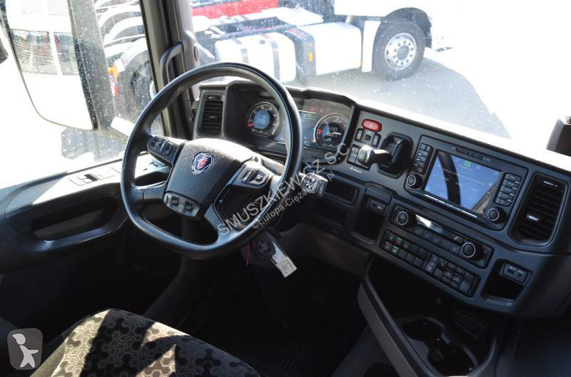 Влекач Scania