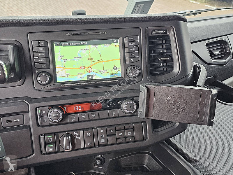 جرار Scania 6X4 HMF 2320 K6