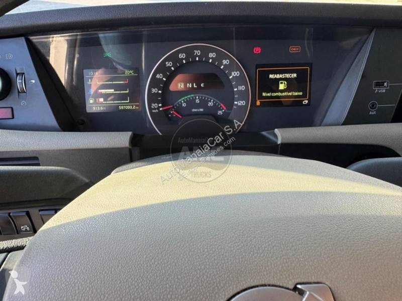 جرار Volvo
