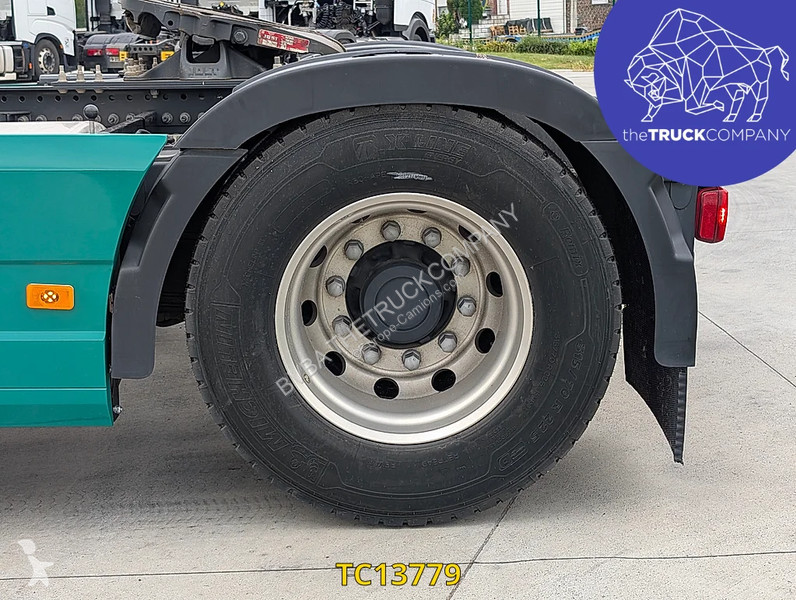 جرار Volvo 500