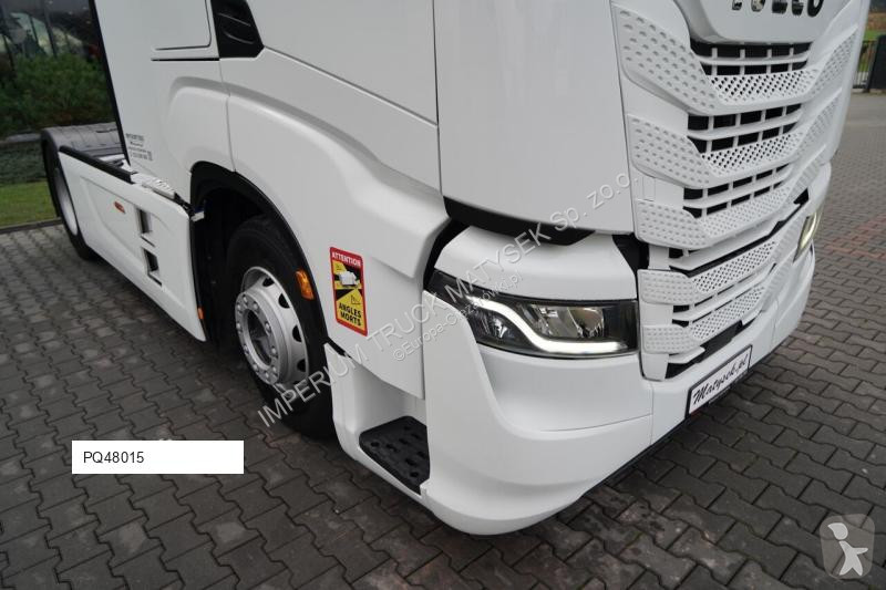 Влекач Iveco 480