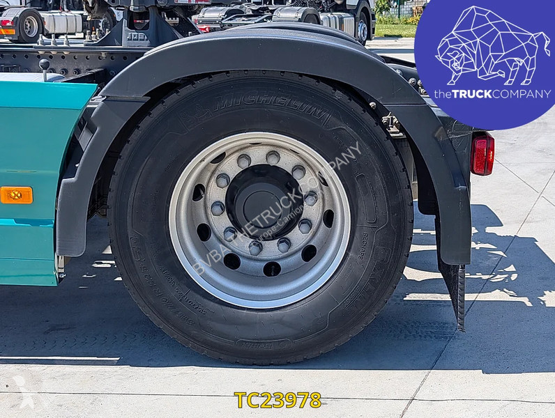 جرار Volvo 500