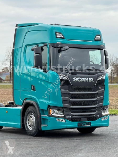 جرار Scania S770 A4x2 V8 LED / ACC /  Leder /...