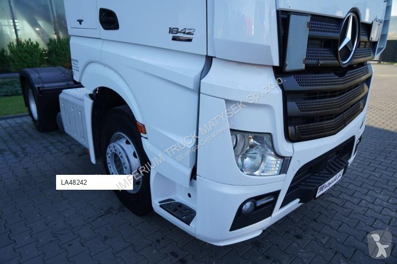 جرار Mercedes ACTROS 1842