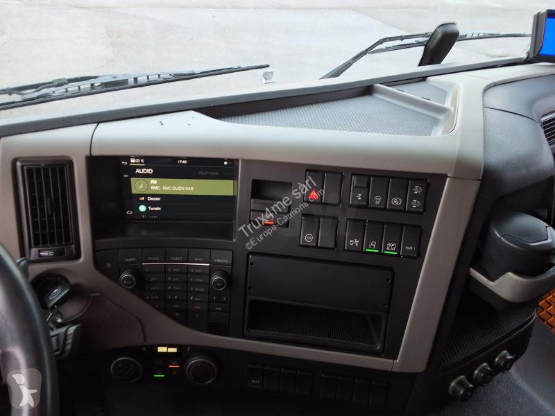جرار Volvo 380