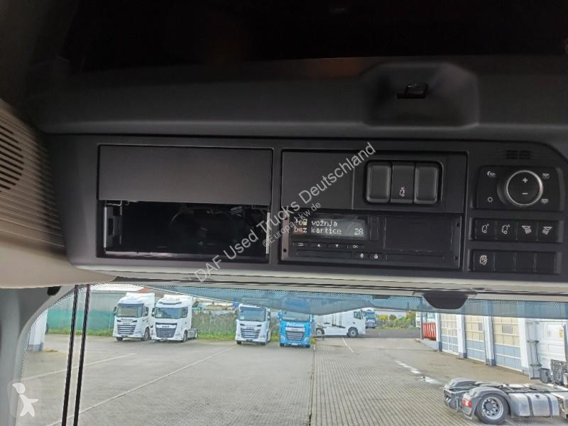 جرار DAF XG  FT LOW DECK 4X2