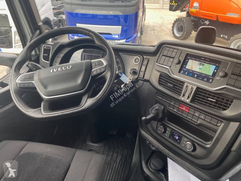 Iveco  tractor unit