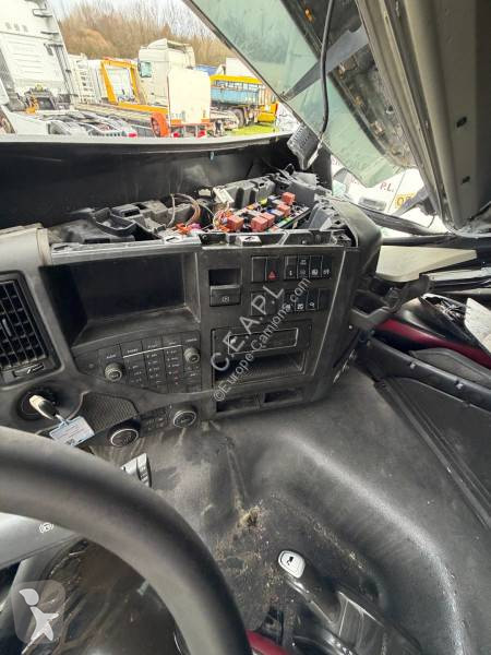 جرار Volvo