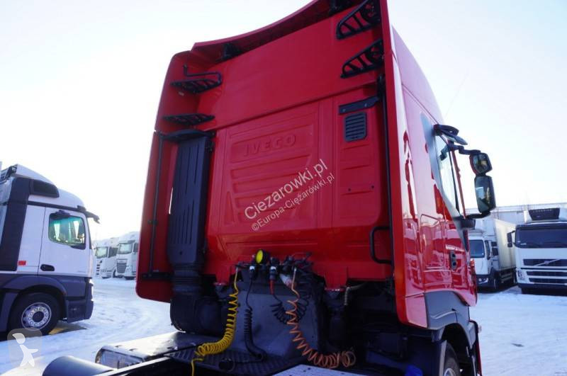 Влекач Iveco