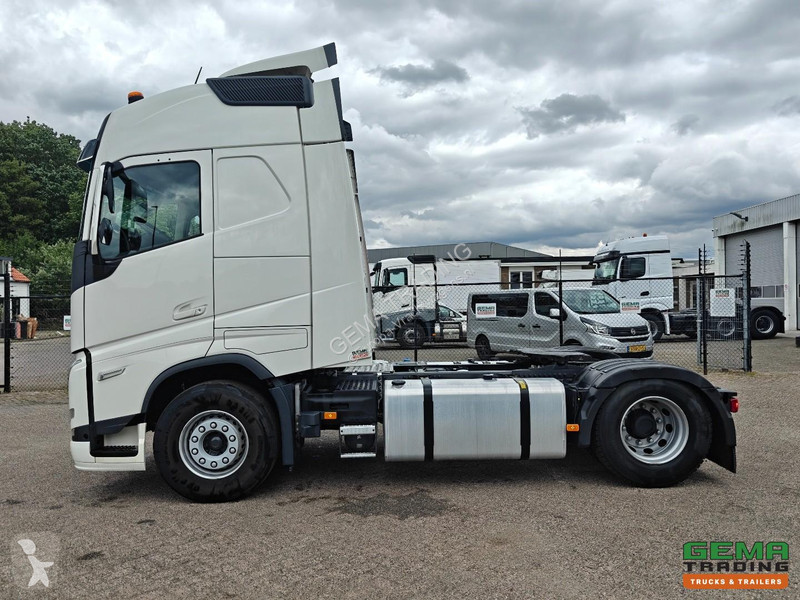 جرار Volvo 460 4x2 Globetrotter Euro6E - Double...