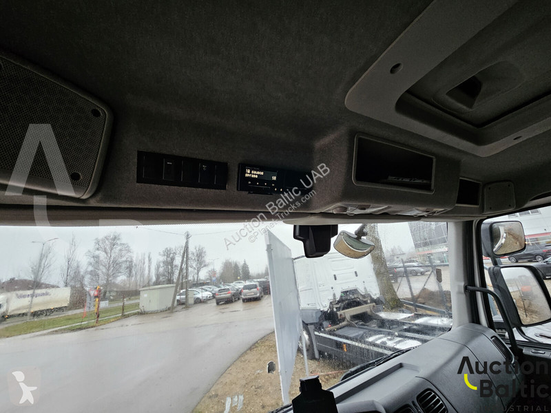 جرار Renault D Wide