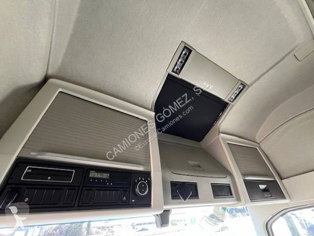 جرار Volvo