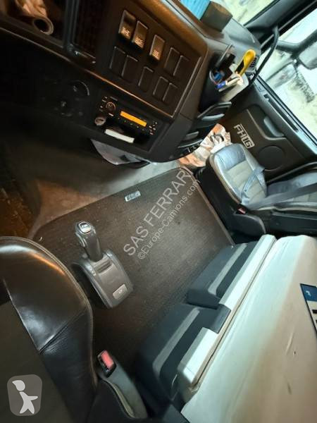 Ciągnik siodłowy Volvo 600