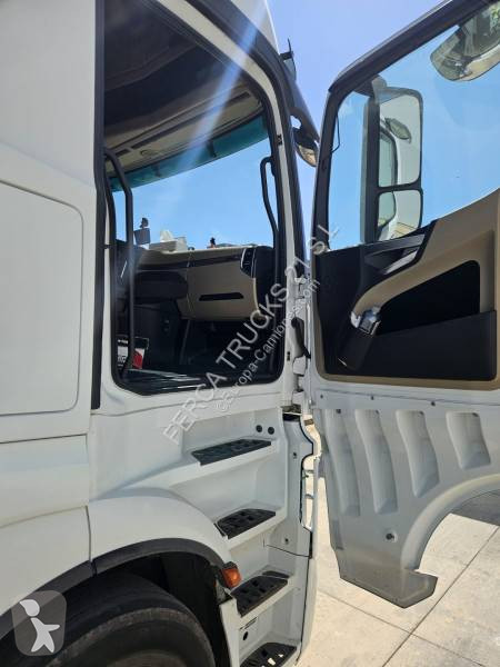 Traktor Mercedes