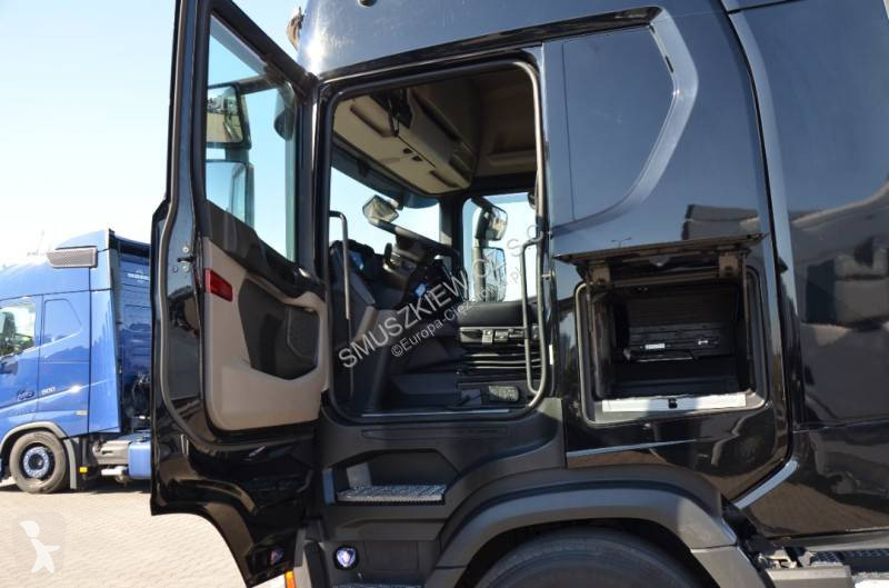 Влекач Scania