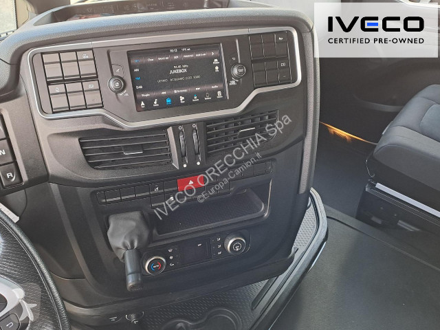 جرار Iveco S-WAY AS440S49T/P