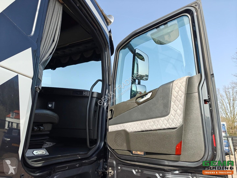 جرار Volvo 460 Euro6C Sleeper Cab - Double Tank...