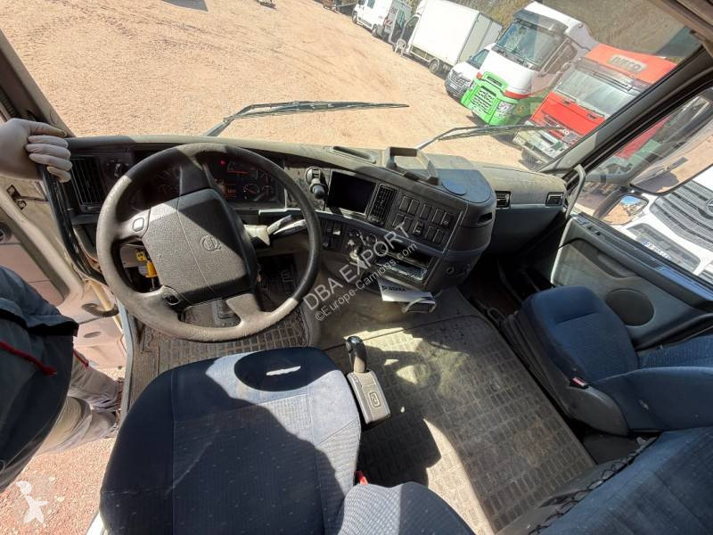 جرار Volvo