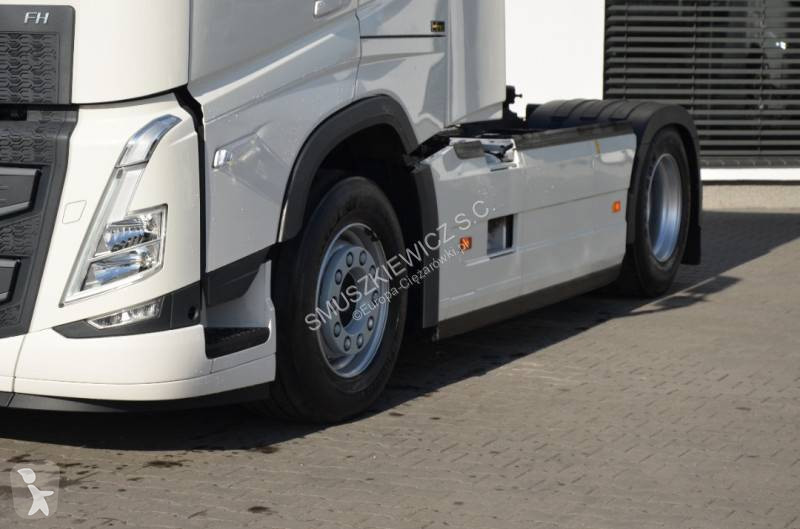 جرار Volvo