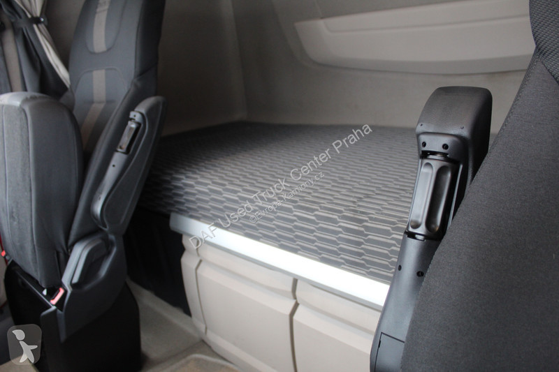 جرار DAF XG  FT 4X2