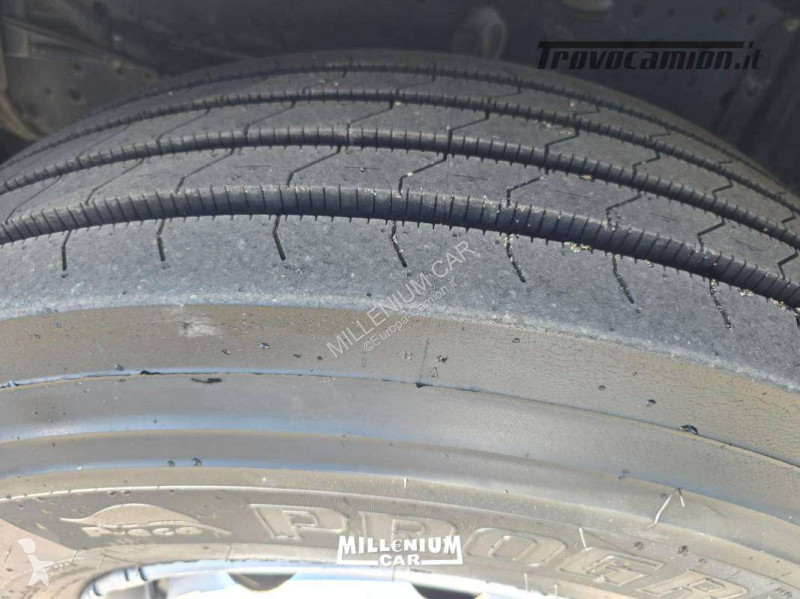 جرار Iveco 570 MANUAL RETARDER IMP IDRAULICO