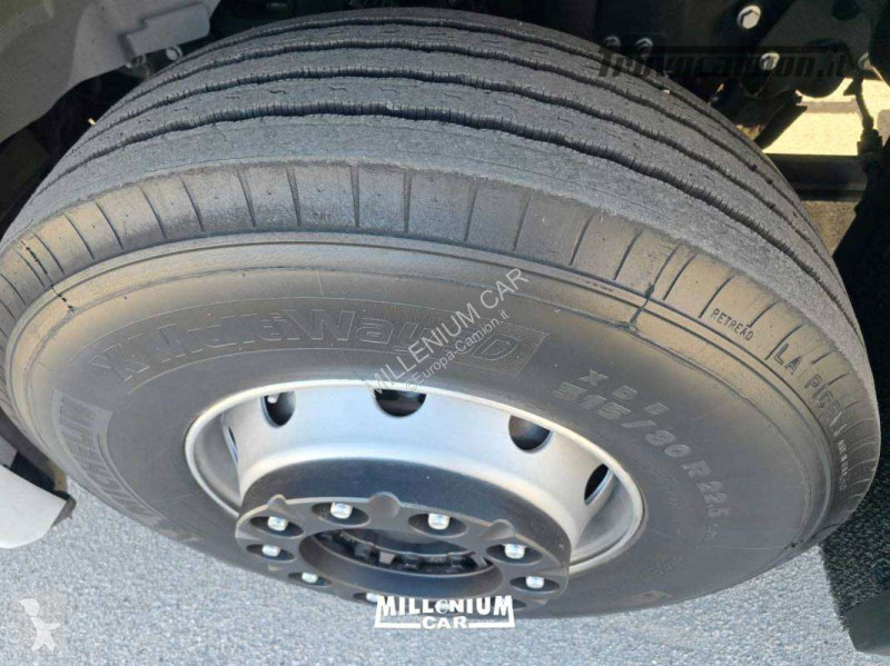 جرار Ford FORD FMAX 500 AUTOM RETARDER PRESA DI...