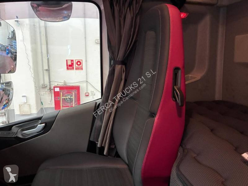 جرار Volvo